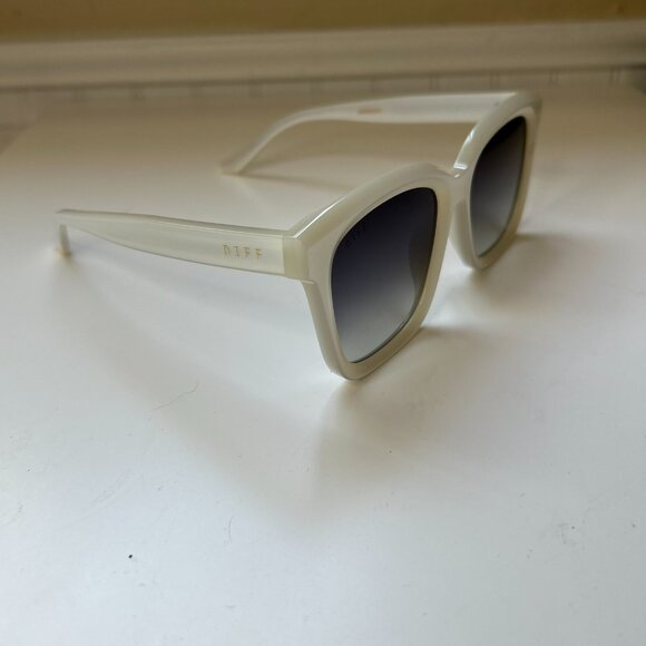 DIFF Meredith Designer Oversized Square Sunglasses | Women UV400 Protection NWOT - Picture 3 of 10